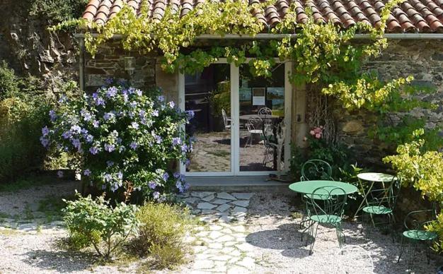 Bed and Breakfast Les Jardins De Lumiere Brusque Exteriér fotografie